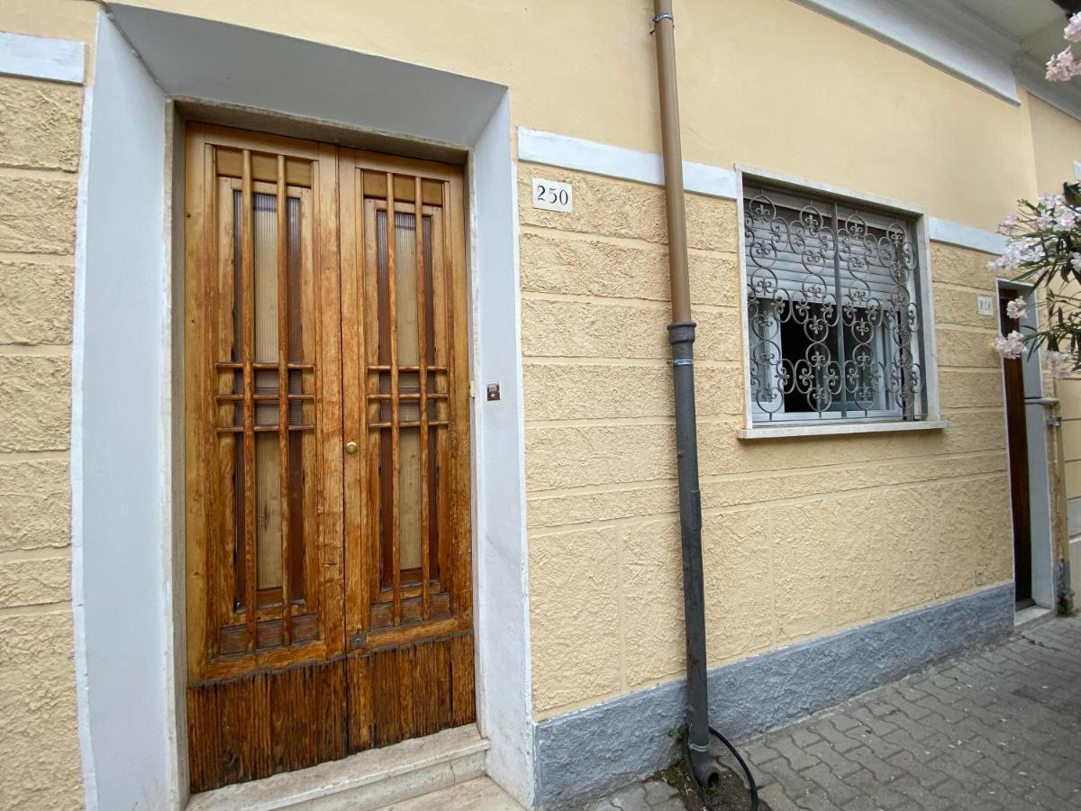La Casa Del Pescatore Viareggio Exterior photo